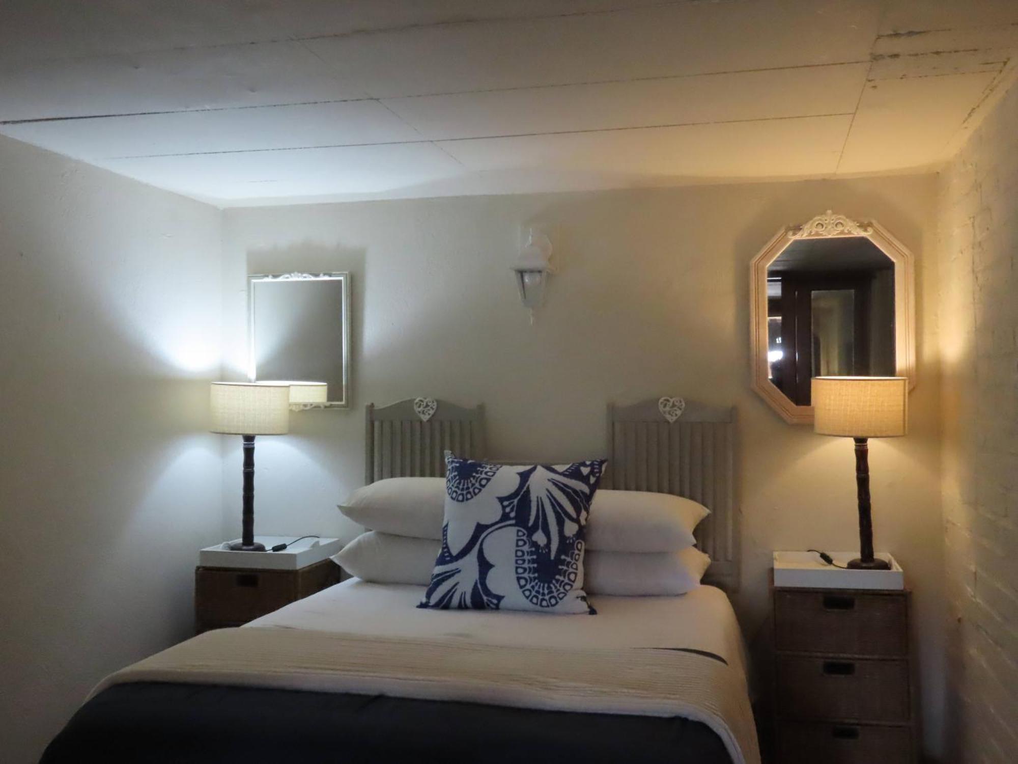 Hotel Hennie'S Rest Malalane Habitación foto