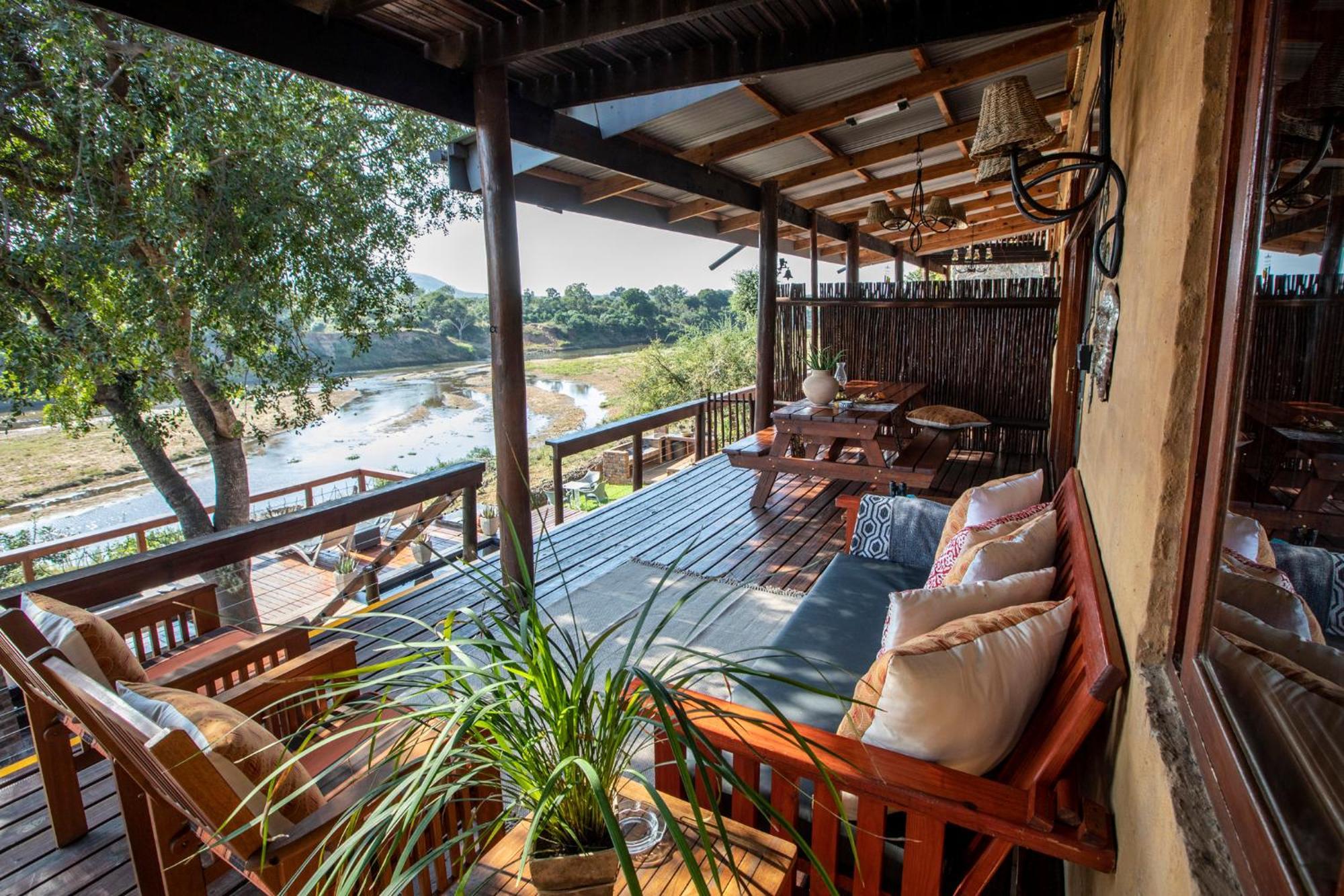 Hotel Hennie'S Rest Malalane Exterior foto